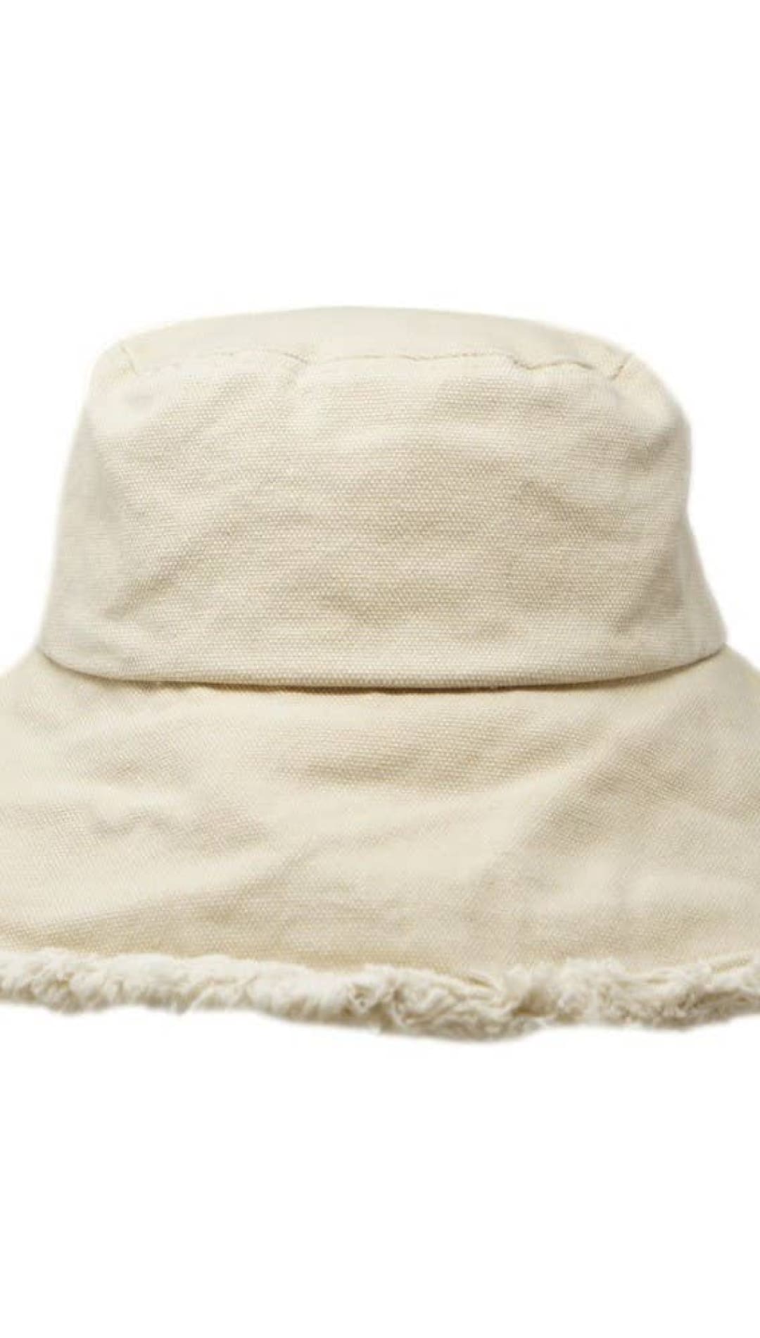 Off-white fringed bucket hat.